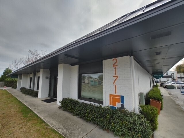 2171 Ashley Phosphate Rd, North Charleston, SC à vendre - Photo du bâtiment - Image 2 de 6
