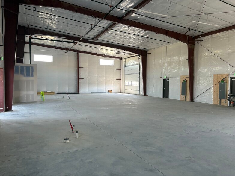 7943 Van Giesen st, West Richland, WA for lease - Building Photo - Image 3 of 5