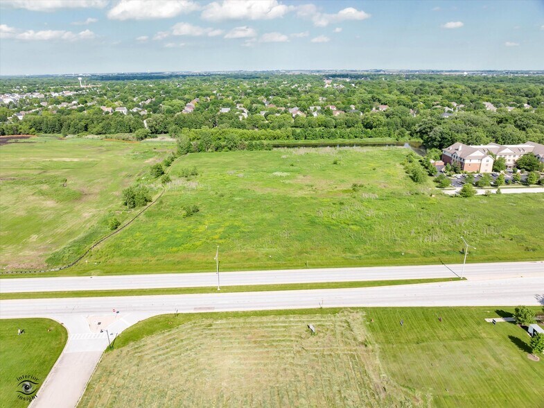 123 Orchard -1, Oswego, IL à vendre - Photo du bâtiment - Image 2 de 7