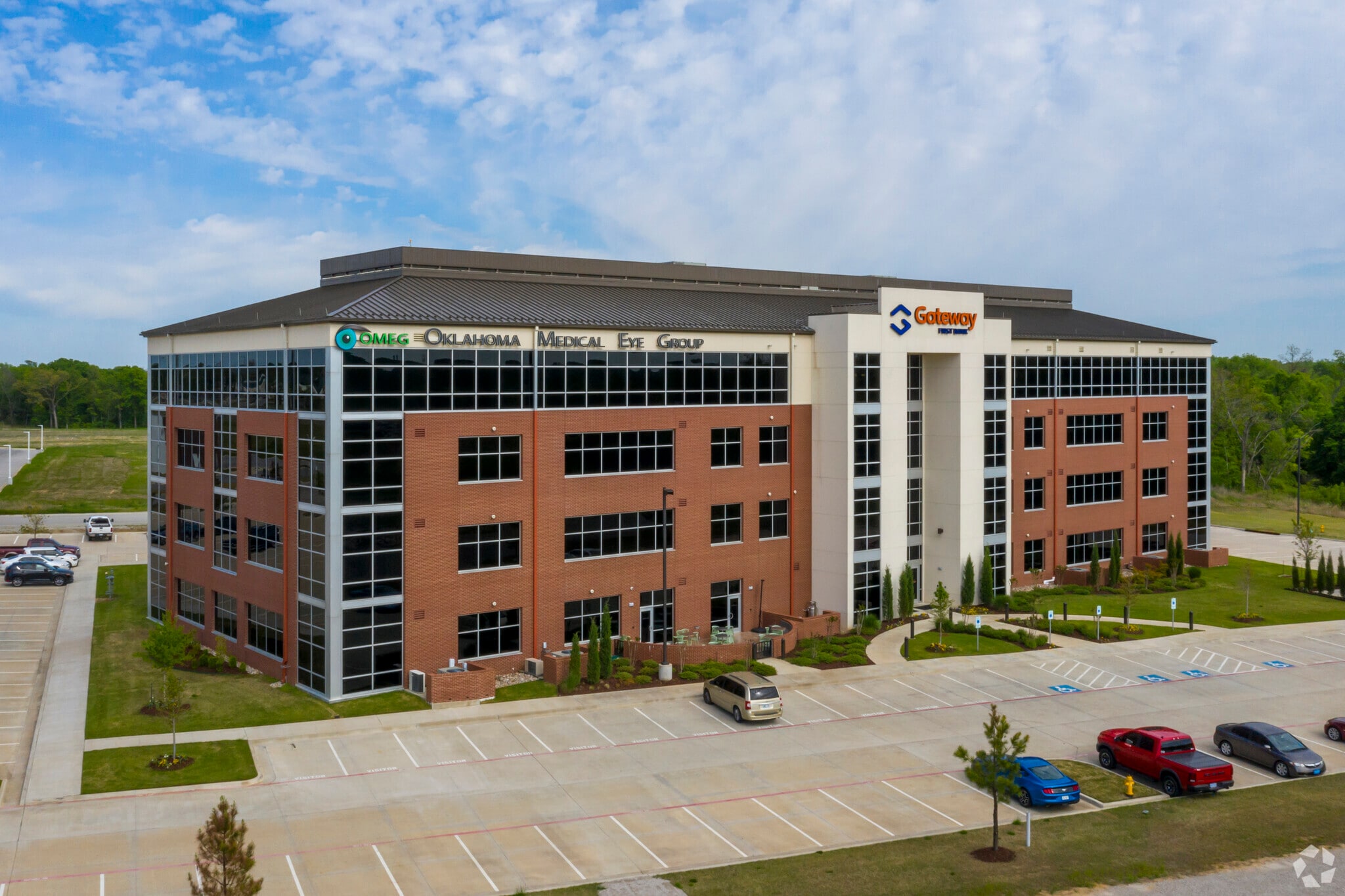 244 S Gateway Pl, Jenks, OK for lease Primary Photo- Image 1 of 13