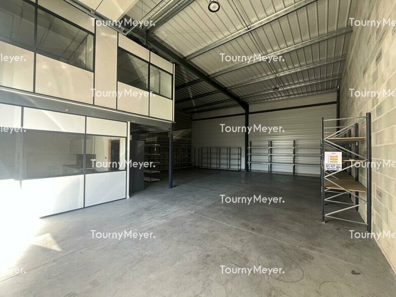Flex in Villenave-d'Ornon for sale - Interior Photo - Image 3 of 5