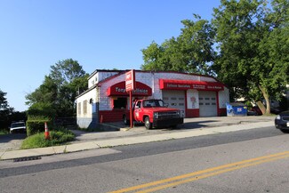 Plus de détails pour 60 West St, Milford, MA - Commerce de détail à vendre