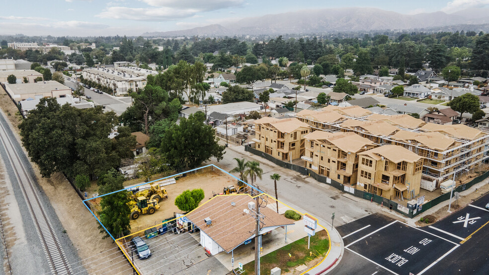 2055 White Ave, La Verne, CA à vendre - Photo du b timent - Image 3 de 13