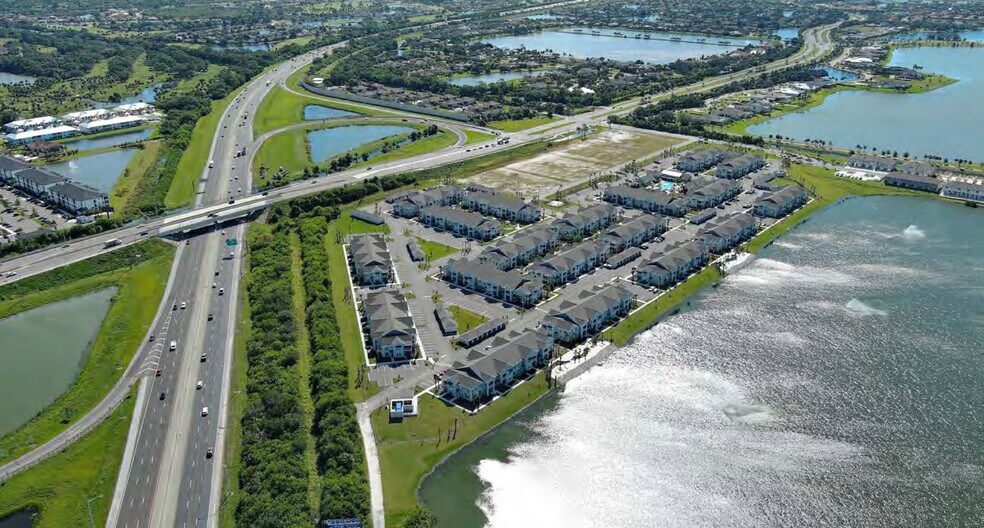 Stadium Pky, Rockledge, FL à louer - Photo du bâtiment - Image 2 de 5