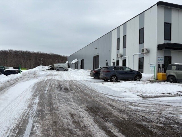 2810 Boul Guillaume-Couture, Lévis, QC à louer - Photo du bâtiment - Image 1 de 2