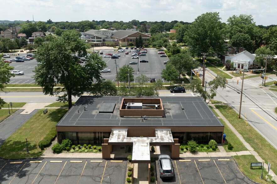 2341 Oakwood Dr, Cuyahoga Falls, OH for lease - Aerial - Image 2 of 9
