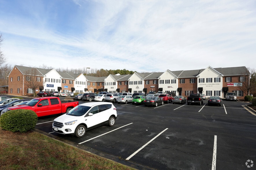 8052 Elm Dr, Mechanicsville, VA for lease - Primary Photo - Image 1 of 29