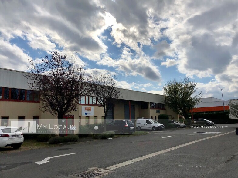 Flex dans SAINT-OUEN-L'AUMONE à louer - Photo du bâtiment - Image 3 de 3