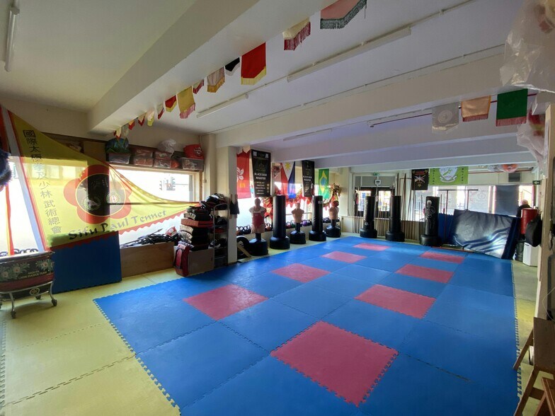 892-898 Shields Rd, Newcastle Upon Tyne à louer - Photo du bâtiment - Image 2 de 5