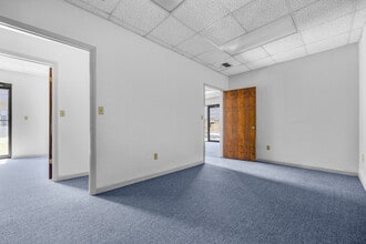 4424 NW 13th St, Gainesville, FL for lease Interior Photo- Image 2 of 5