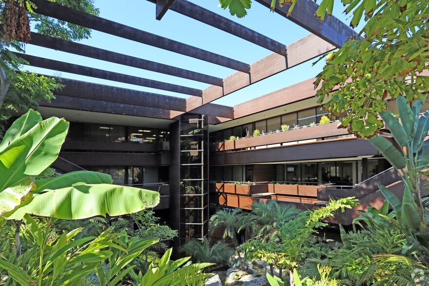 445 Marine View Ave, Del Mar, CA à louer - Photo du bâtiment - Image 3 de 10