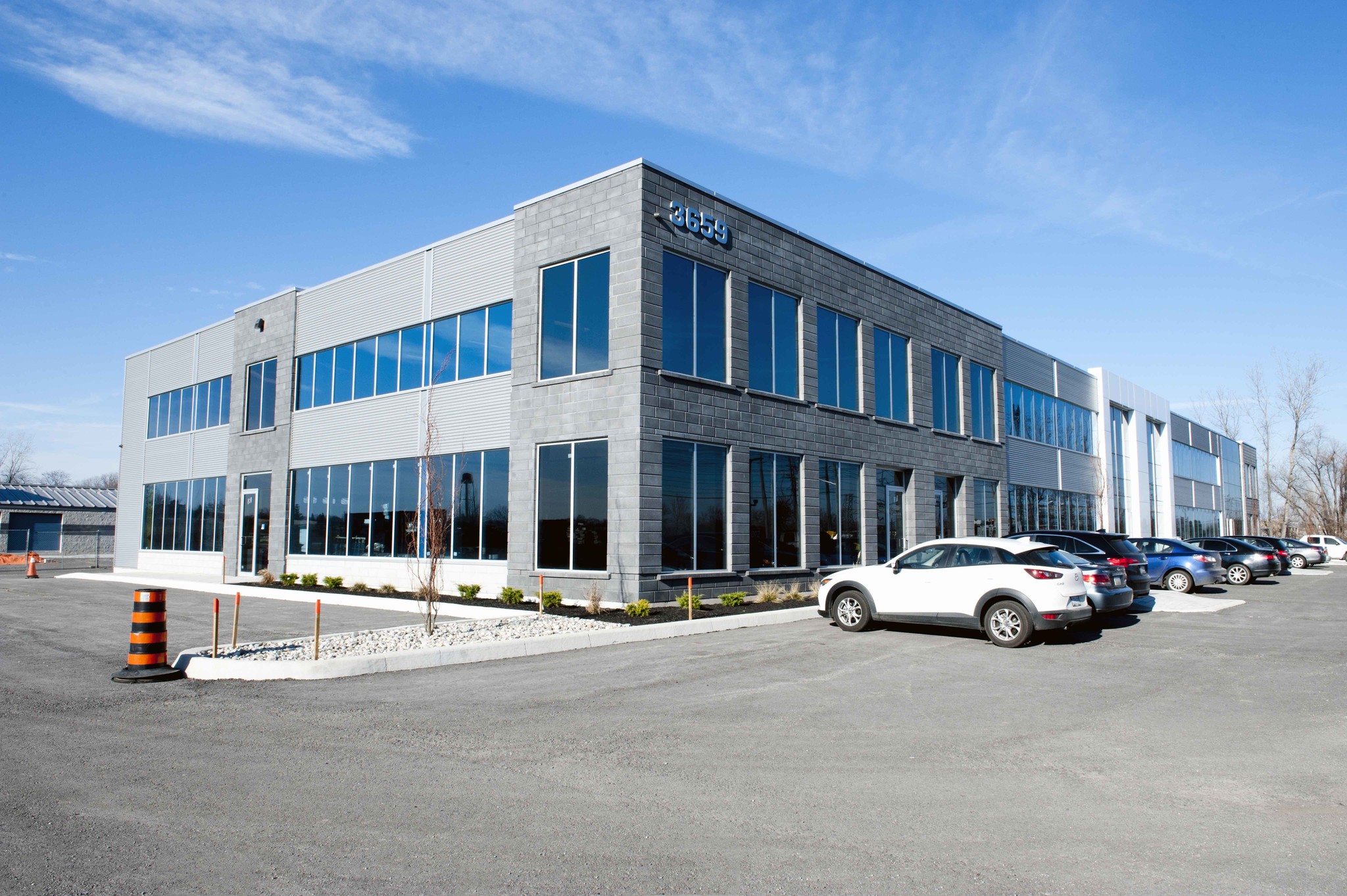 3659 Stanley Ave, Niagara Falls, ON for sale Primary Photo- Image 1 of 1