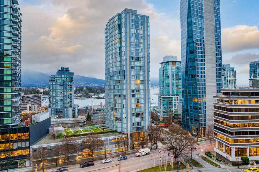 1555 Pender St W, Vancouver, BC for lease - Building Photo - Image 3 of 12