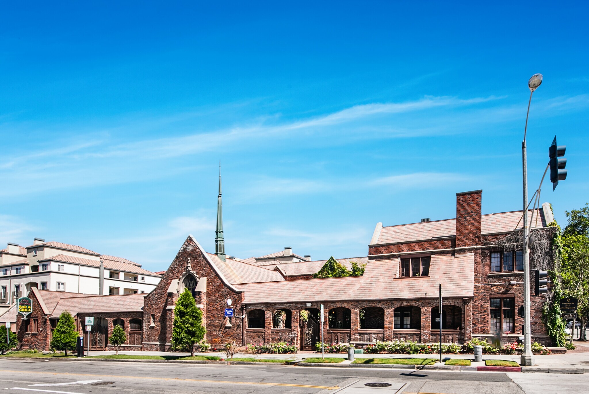 95 N Marengo Ave, Pasadena, CA à vendre Photo du bâtiment- Image 1 de 1