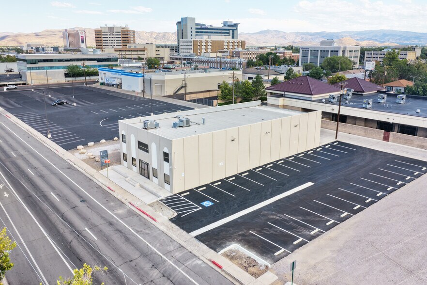 820 Kuenzli St, Reno, NV for lease - Building Photo - Image 3 of 14