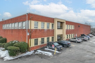 Plus de détails pour 609-3 Cantiague Rock Rd, Westbury, NY - Industriel à louer