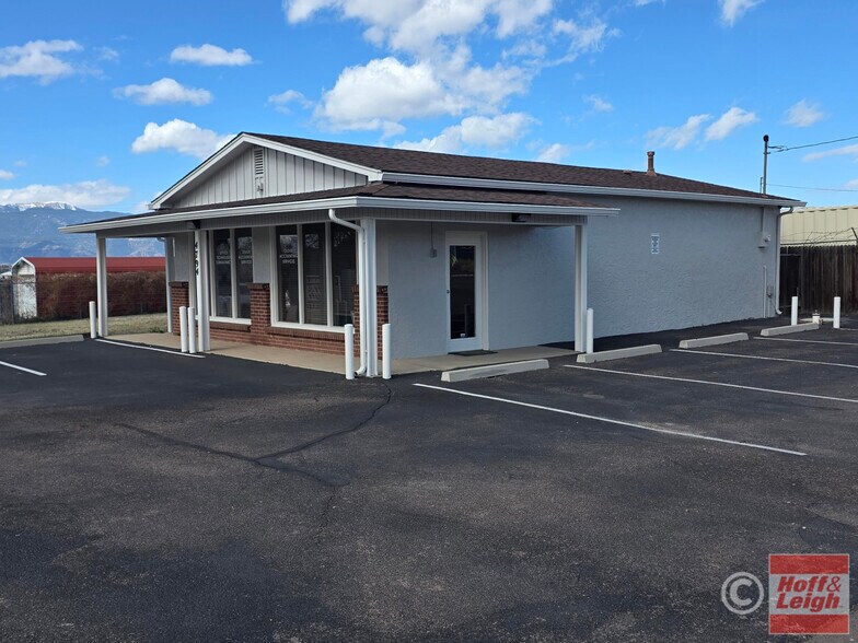 4794 Austin Bluffs Pky, Colorado Springs, CO for lease - Primary Photo - Image 1 of 5