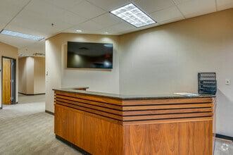 250 S Executive Dr, Brookfield, WI à vendre Photo intérieure- Image 2 de 10