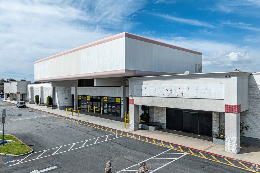 10841-10901 Imperial Hwy, Norwalk, CA à louer - Photo du bâtiment - Image 1 de 6