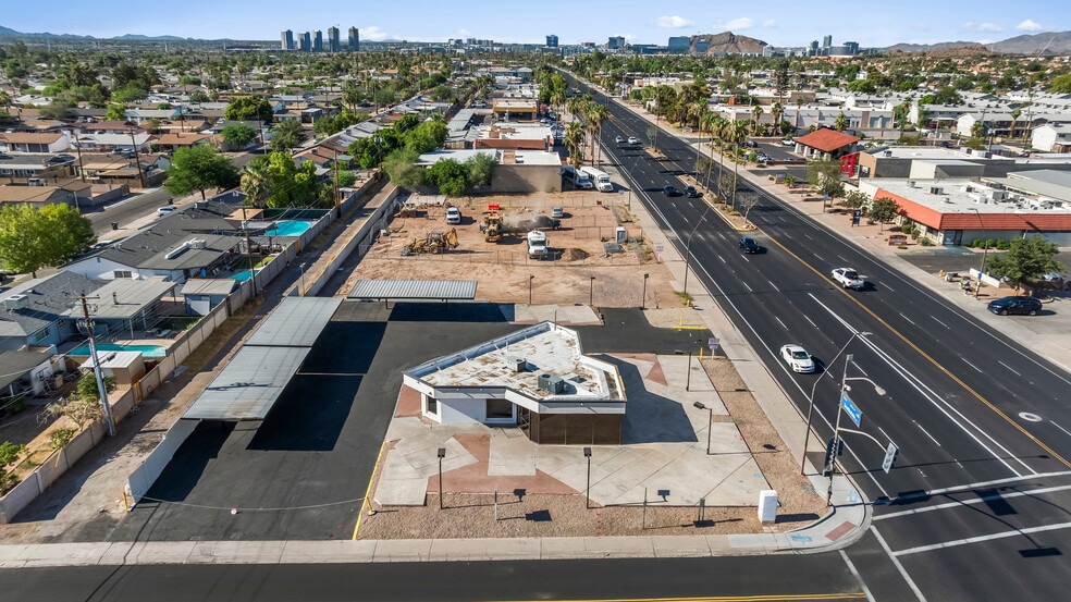 925 N Scottsdale Rd, Scottsdale, AZ for sale - Building Photo - Image 2 of 17