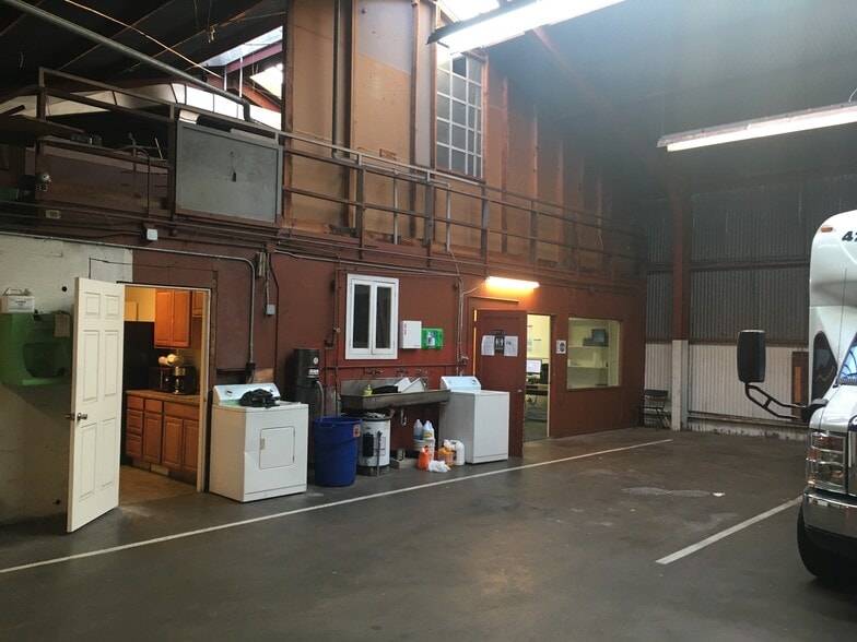 1375 Fitzgerald Ave, San Francisco, CA for lease - Building Photo - Image 3 of 11