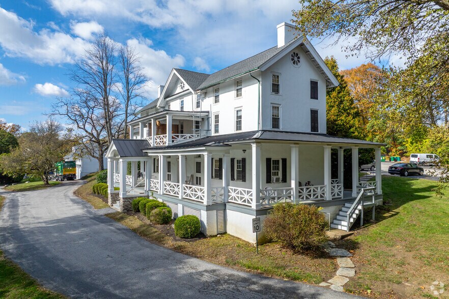 30 N Waterloo Rd, Devon, PA for sale - Primary Photo - Image 1 of 1