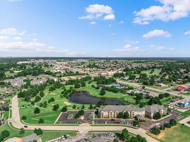 355 E Pebble Creek Ter, Mustang, OK for sale - Building Photo - Image 2 of 69