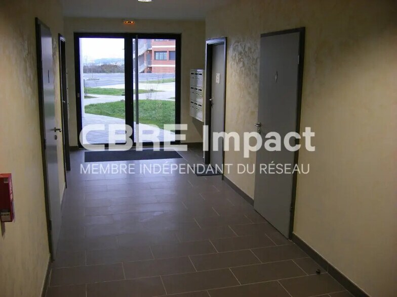 Office in Dijon for lease - Lobby - Image 3 of 10