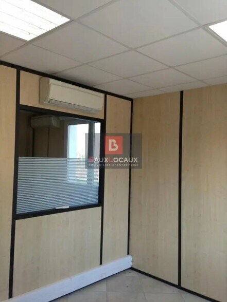 Flex in Sorgues for lease - Interior Photo - Image 3 of 5