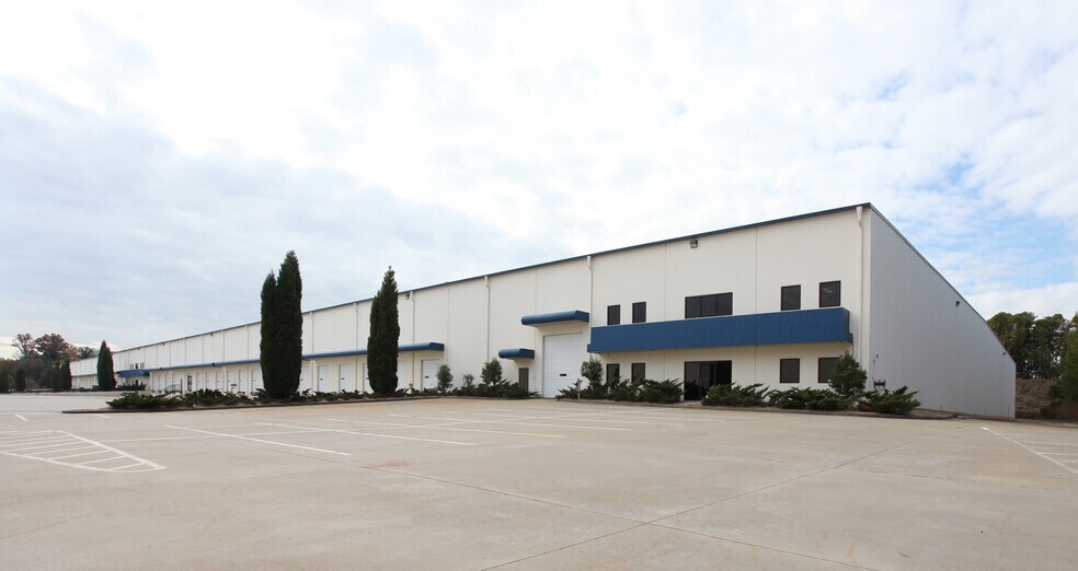 7135 Southlake Pky, Morrow, GA for lease - Building Photo - Image 2 of 18