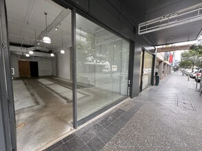 310-330 Oxford St, Bondi Junction for lease Building Photo- Image 1 of 5