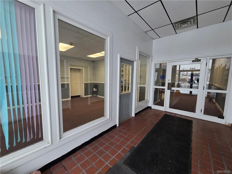 339 Main St, Medina, NY for lease - Building Photo - Image 2 of 12