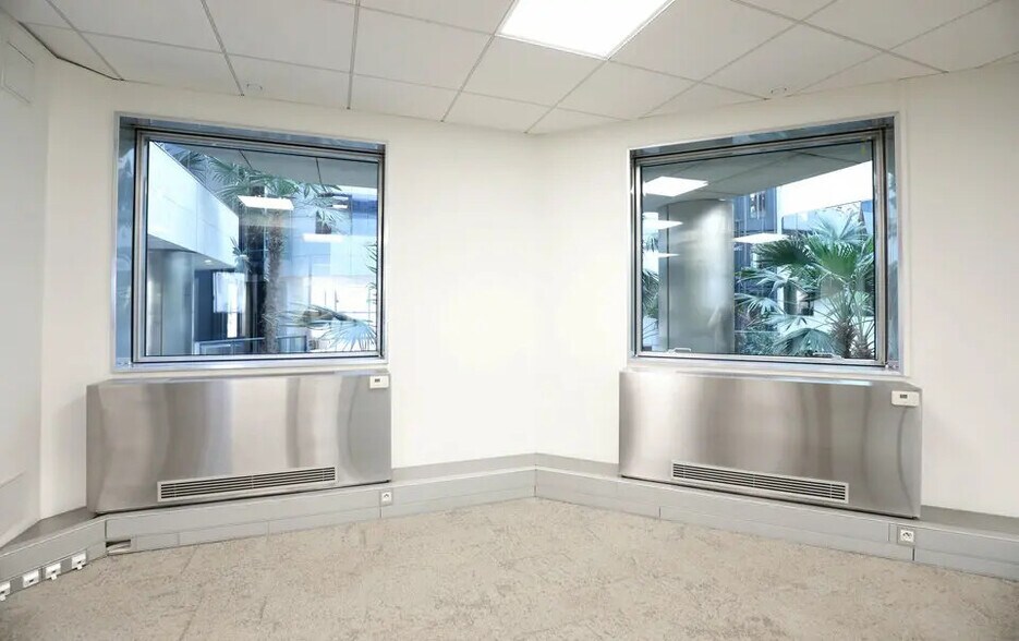 235 Cours Lafayette, Lyon for sale - Interior Photo - Image 2 of 26