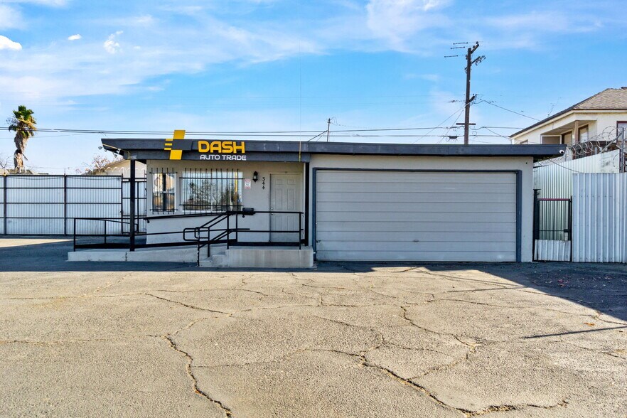 344-390 N Abby St, Fresno, CA à louer - Photo du bâtiment - Image 2 de 10
