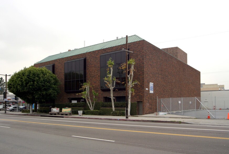 2990 S Sepulveda Blvd, Los Angeles, CA for lease - Building Photo - Image 2 of 5