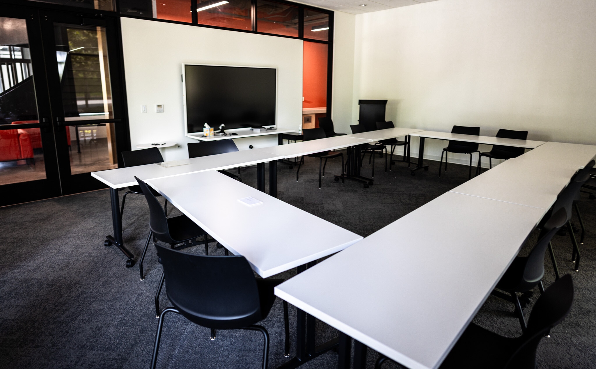 617 Madison St, Bloomington, IN for lease Interior Photo- Image 1 of 3