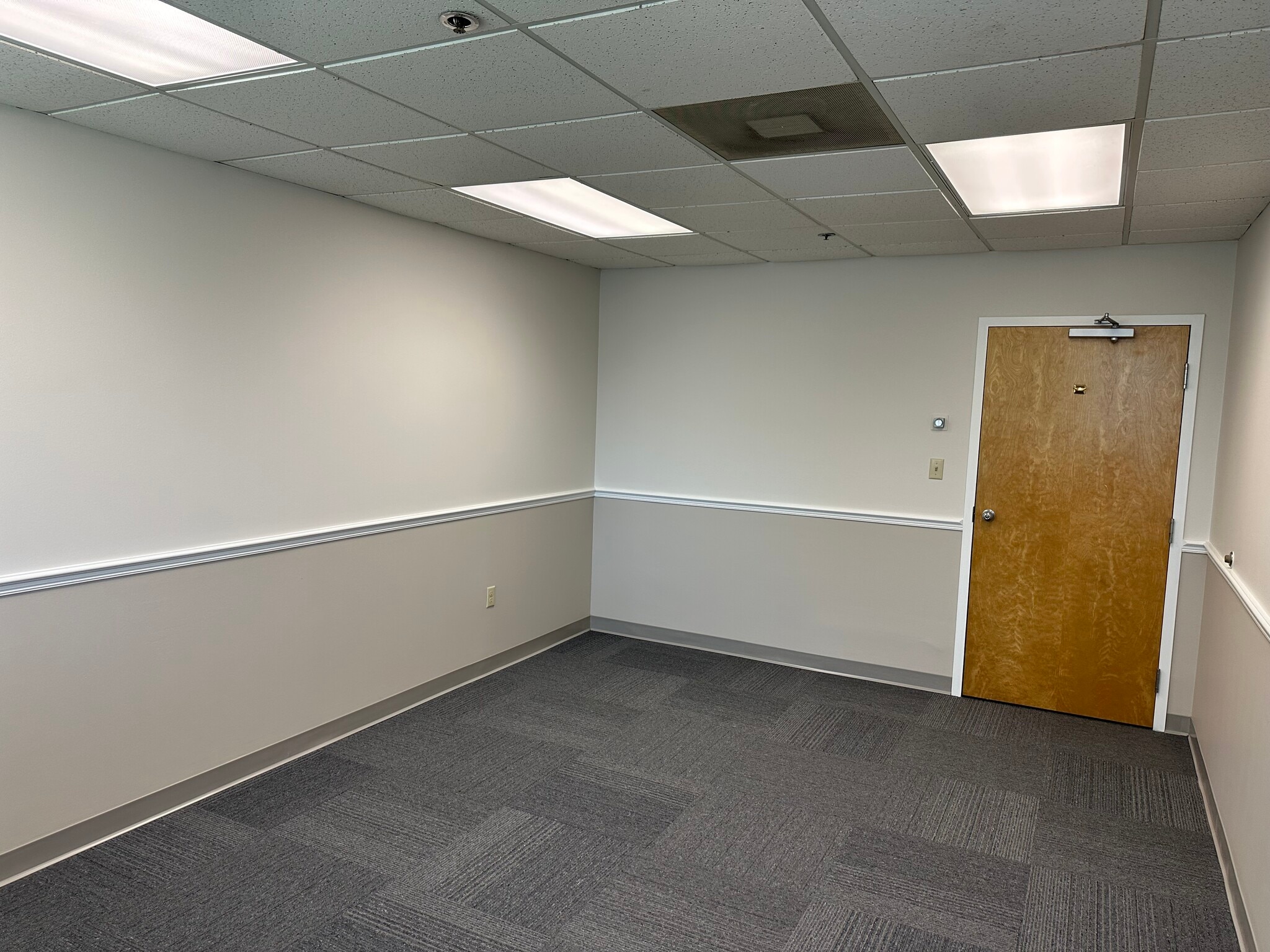 498 Palm Springs Dr, Altamonte Springs, FL for lease Interior Photo- Image 1 of 3