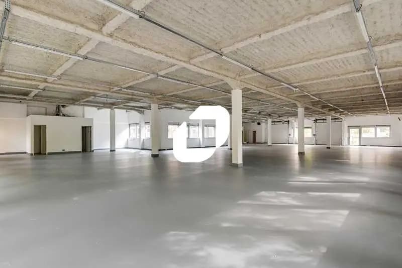 Flex in Les Ulis for lease - Interior Photo - Image 2 of 15