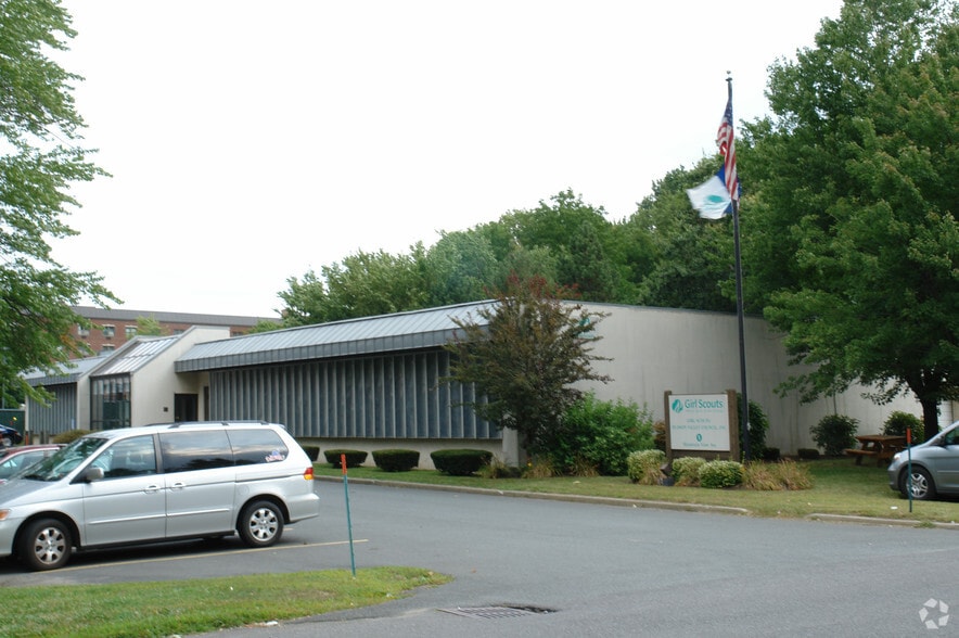 8 Mountain View Ave, Colonie, NY à vendre - Photo principale - Image 1 de 10