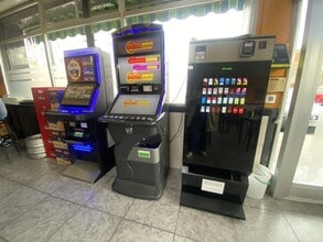 Retail in L'Hospitalet de Llobregat for lease Interior Photo- Image 1 of 5