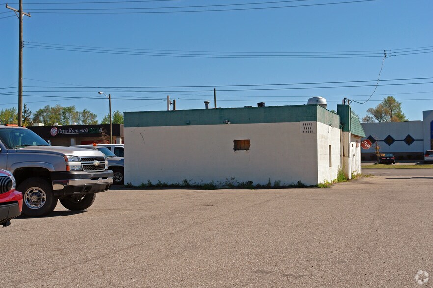 4355 Dixie Hwy, Waterford, MI à louer - Photo du bâtiment - Image 3 de 3