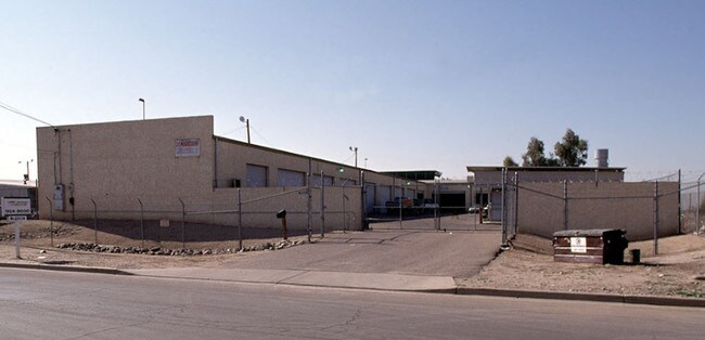 Plus de détails pour 3802 S 28th St, Phoenix, AZ - Industriel à vendre