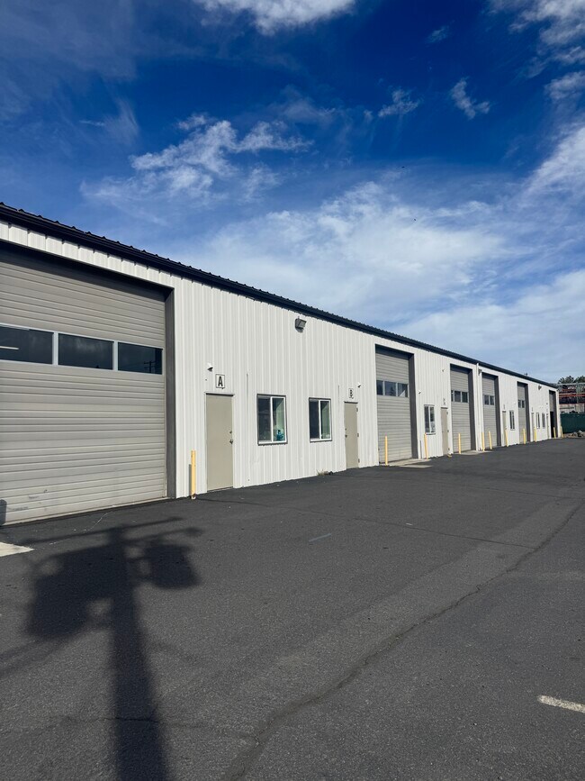 Plus de détails pour 1420 NE 1st St, Bend, OR - Industriel à louer