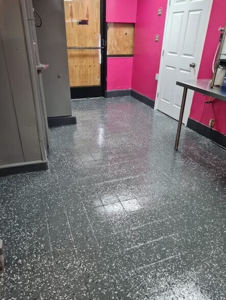 2423 Commercial Ave, San Antonio, TX à louer - Photo intérieure - Image 3 de 13