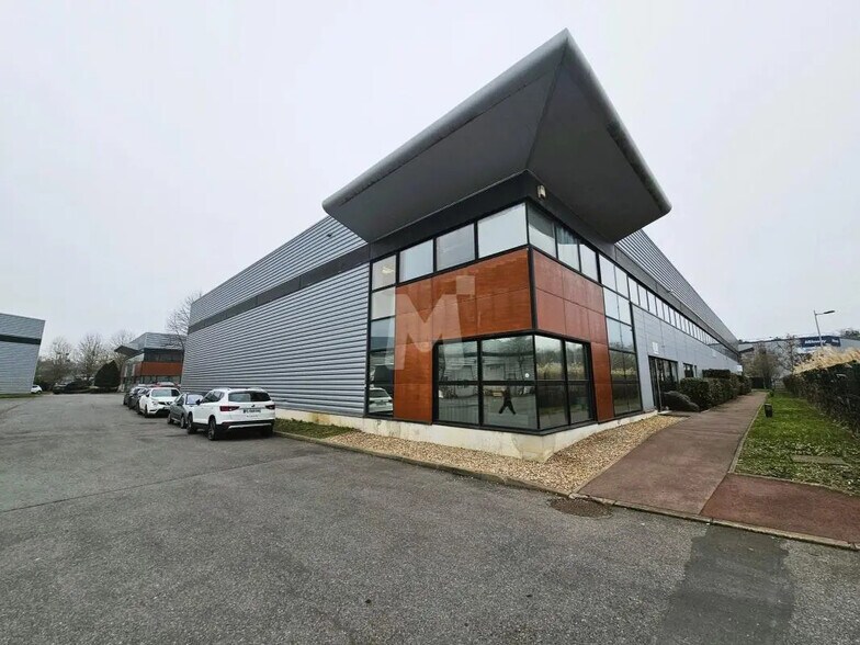 Bureau dans Lisses à louer - Photo du bâtiment - Image 1 de 11