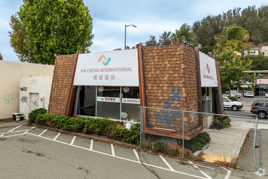 545 San Pablo Ave, Albany, CA à vendre - Photo du bâtiment - Image 1 de 3