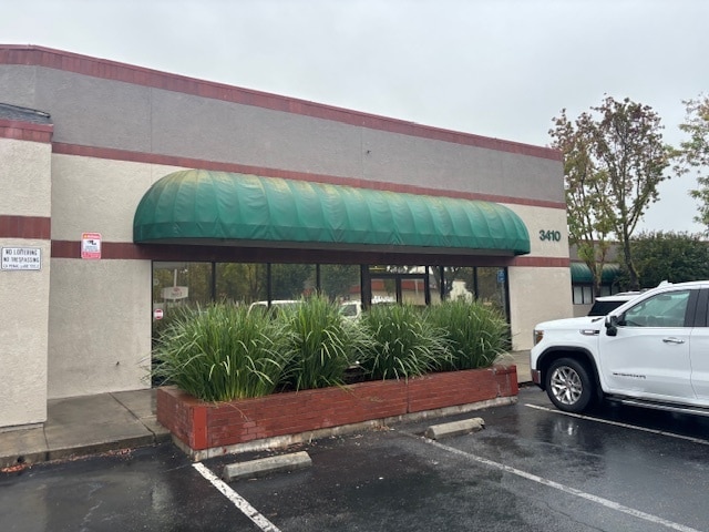 3410 W Hammer Ln, Stockton, CA for lease - Building Photo - Image 2 of 30