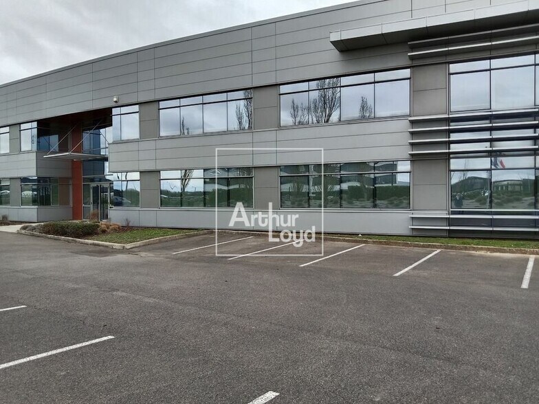 Flex in Lieusaint for lease - Building Photo - Image 2 of 5