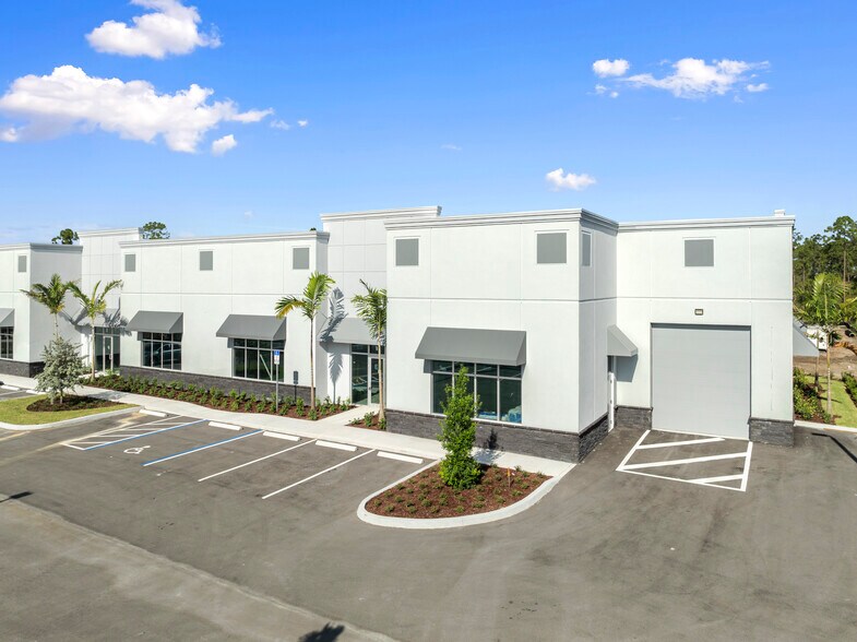 14701 Walgreens Dr, Jupiter, FL à louer - Photo du bâtiment - Image 2 de 19