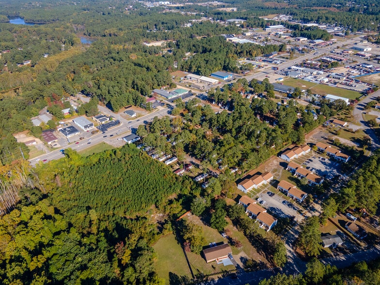 1800 - 1802 Pamalee Dr, Fayetteville, NC for sale - Building Photo - Image 2 of 6